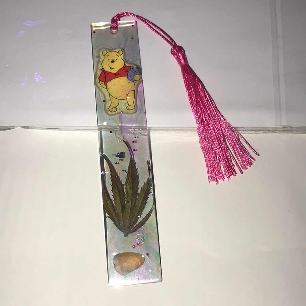 Custom epoxy multi color bookmark w/ Pooh & Piglet my favorite leaf shell